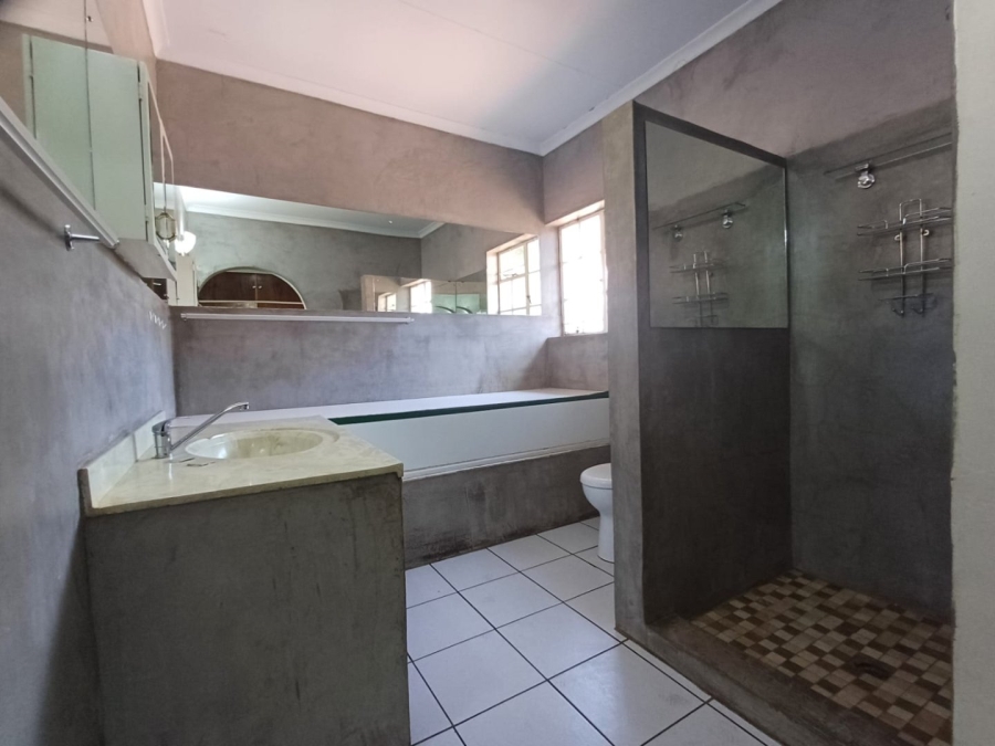 4 Bedroom Property for Sale in Flamwood North West
